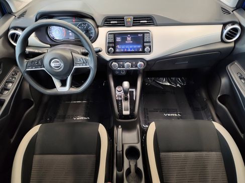 Used 2021 Nissan Versa SV FWD image 17