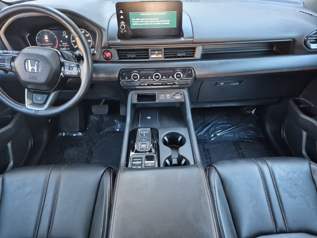 Used 2025 Honda Pilot TrailSport image 13