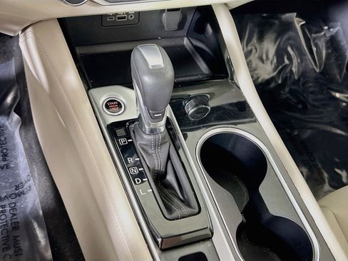 Used 2020 Nissan Altima 2.5 SL FWD image 17