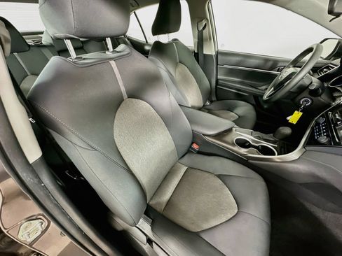 Used 2021 Toyota Camry LE FWD image 40