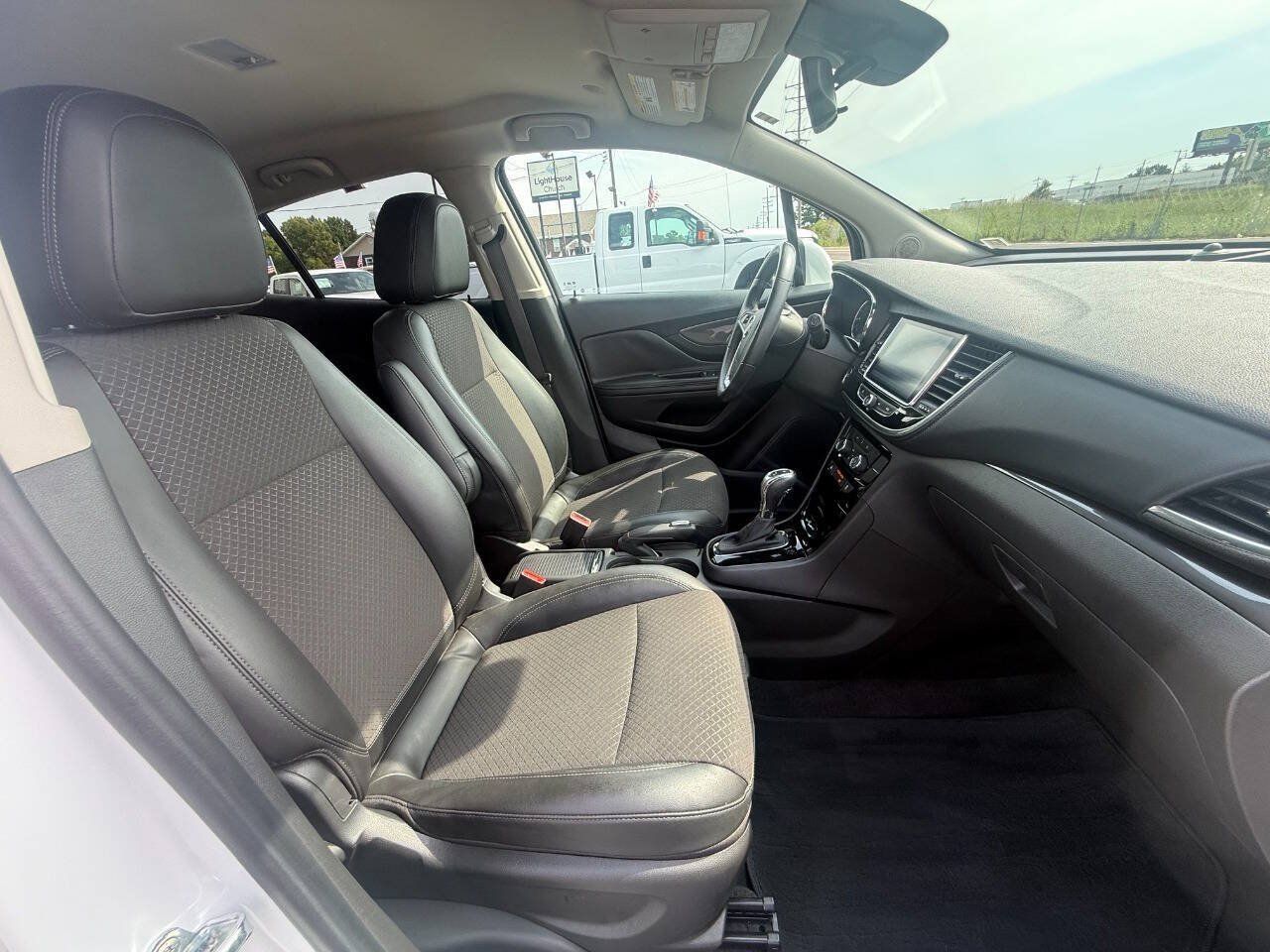 Used 2020 Buick Encore Preferred FWD image 11