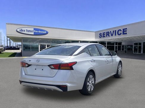 Used 2025 Nissan Altima 2.5 S FWD image 8
