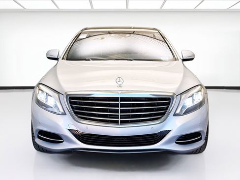 Used 2017 Mercedes-Benz S 550 Sedan image 2