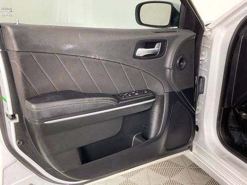 Used 2022 Dodge Charger SXT image 13