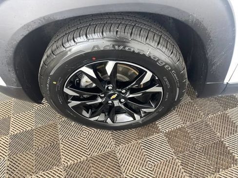 Used 2023 Chevrolet TrailBlazer LT FWD image 28