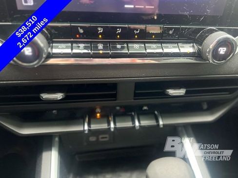 Used 2025 Chevrolet Colorado Trail Boss image 15