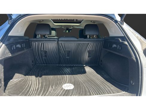 Used 2022 Buick Envision Avenir w/ Technology Package II AWD/4WD image 17