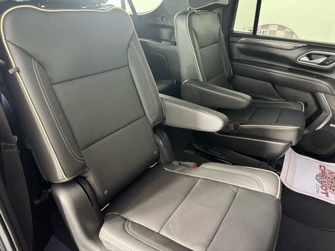 Used 2022 GMC Yukon XL SLT image 41