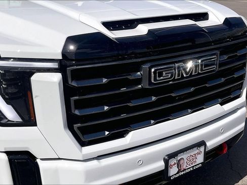 Used 2025 GMC Sierra 2500 AT4 w/ AT4 Premium Plus Package AWD/4WD image 29