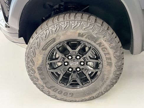 New 2025 Chevrolet Colorado ZR2 w/ Midnight Edition image 25