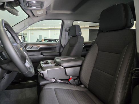 Used 2023 Chevrolet Silverado 1500 LT AWD/4WD image 26
