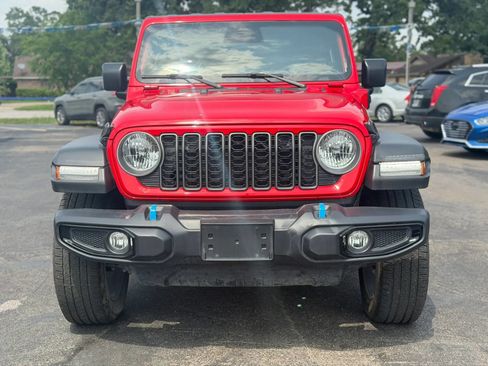 Used 2024 Jeep Wrangler Unlimited AWD/4WD image 2