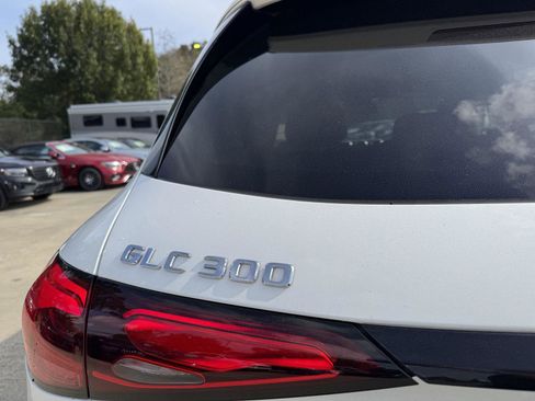 Certified 2025 Mercedes-Benz GLC 300 image 21
