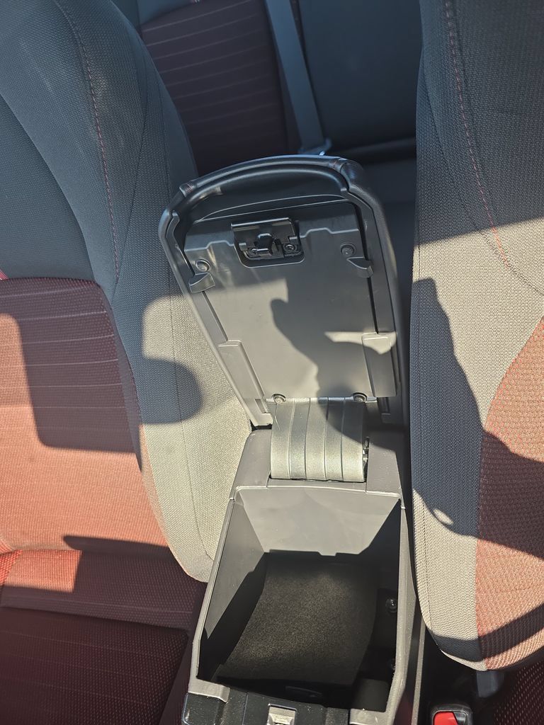 Used 2025 Toyota Corolla SE FWD image 23