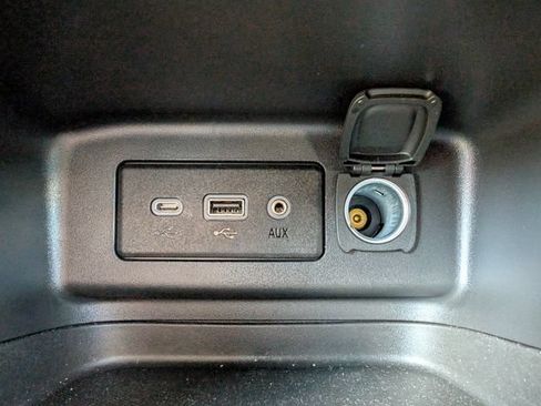 Used 2023 Chevrolet Equinox LT AWD/4WD image 27