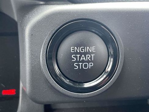 Used 2025 Toyota Tacoma SR5 w/ SR5 Upgrade Package image 33