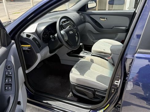 Used 2010 Hyundai Elantra GLS FWD image 6