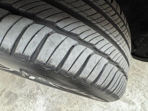 Used 2025 Volvo XC40 B5 Core image 29