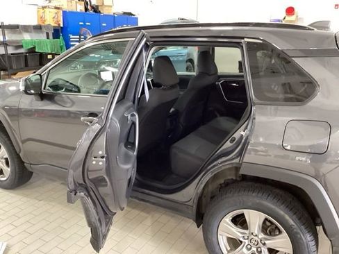 Used 2025 Toyota RAV4 XLE AWD/4WD image 12