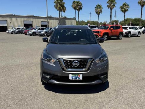 Used 2018 Nissan Kicks SR FWD image 4