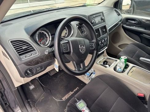 Used 2013 Dodge Grand Caravan SXT FWD image 14