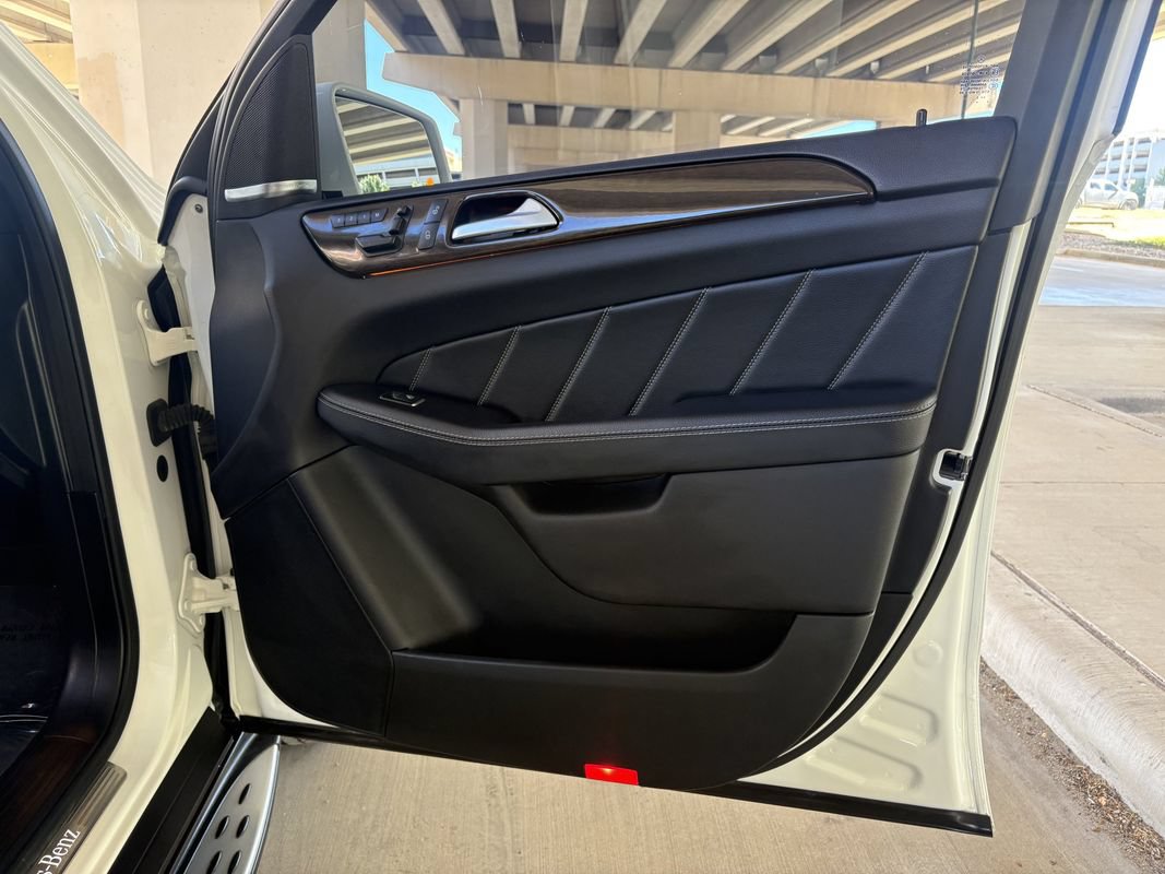 Used 2015 Mercedes-Benz GL 450 4MATIC image 29