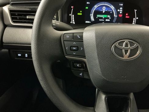 Used 2025 Toyota Camry LE FWD image 14