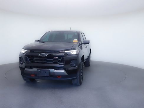 Used 2025 Chevrolet Colorado Z71 w/ Technology Package image 13