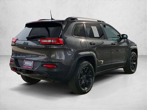 Used 2017 Jeep Cherokee Trailhawk AWD/4WD image 5
