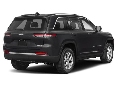 Used 2025 Jeep Grand Cherokee Laredo X AWD/4WD image 3