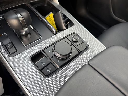 Used 2025 MAZDA CX-70 Plug-In Hybrid w/ Premium Pkg image 30