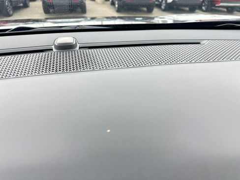 Used 2025 Chevrolet Equinox LT image 18