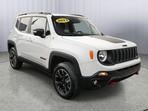 Used 2023 Jeep Renegade Trailhawk image 1
