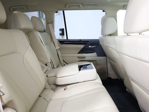 Used 2018 Lexus LX 570 4WD image 24