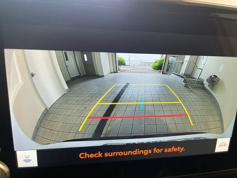 Used 2025 Toyota RAV4 XLE FWD image 12