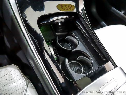 Used 2023 Mercedes-Benz GLC 300 4MATIC w/ AMG Line image 27