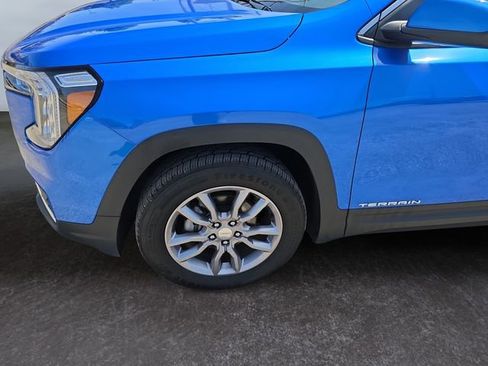 Used 2024 GMC Terrain SLT AWD/4WD image 14