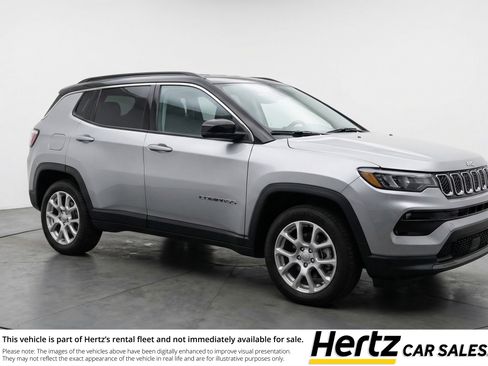 Used 2025 Jeep Compass Limited image 1