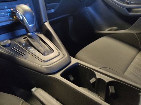 Used 2018 Ford Focus SE image 26