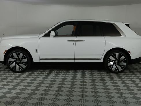 New 2026 Rolls-Royce Cullinan image 2