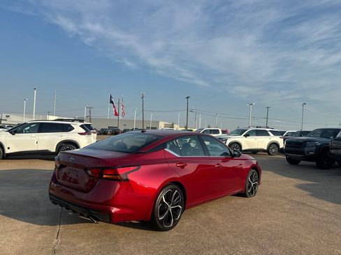 Certified 2025 Nissan Altima 2.5 SR w/ SR Premium Package FWD image 19