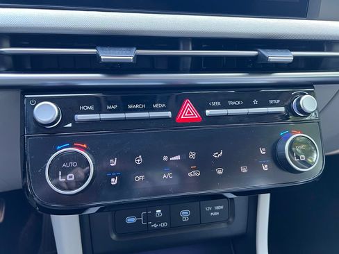Certified 2025 Hyundai Tucson Limited FWD image 31