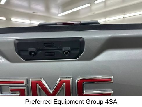 Used 2025 GMC Sierra 1500 SLT w/ SLT Premium Plus Package AWD/4WD image 17