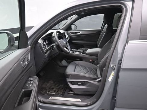 New 2026 Volkswagen Atlas Cross Sport SE AWD/4WD image 9