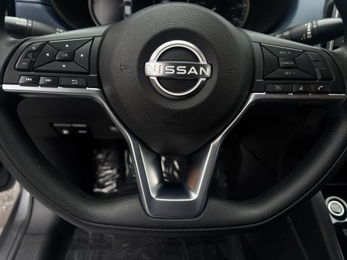 Used 2025 Nissan Versa SV FWD image 32