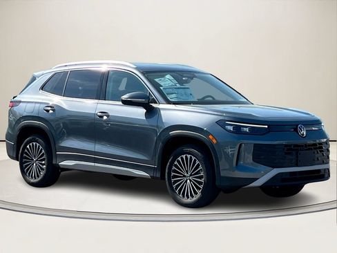 New 2026 Volkswagen Tiguan S AWD/4WD image 1