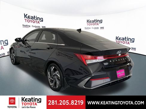Used 2025 Hyundai Elantra Limited FWD image 7