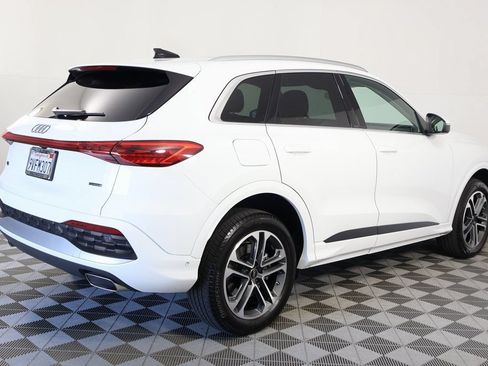 Used 2025 Audi Q5 Premium w/ Convenience Package AWD/4WD image 4