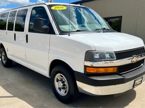 Used 2016 Chevrolet Express 2500 LT w/ LT Preferred Equipment Group RWD image 1