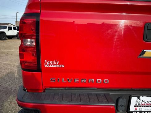 Used 2018 Chevrolet Silverado 1500 Custom w/ Trailering Package image 8